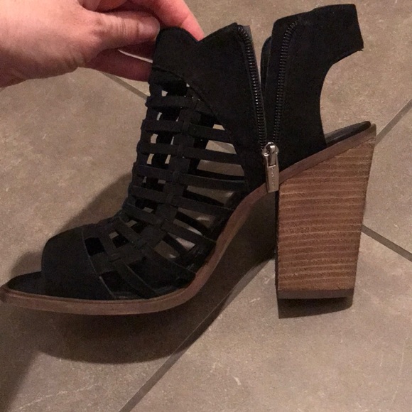 Vince Camuto Kessey Bootie - Picture 4 of 7